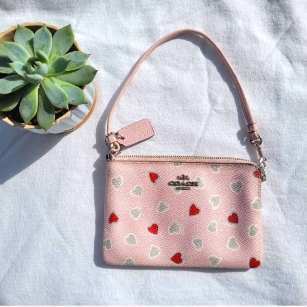 Coach Wristlet 💕